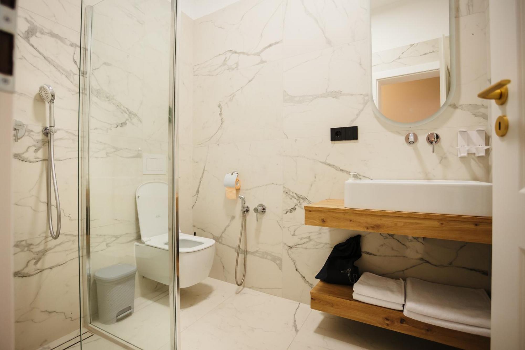 Bloom Downtown Suites Cluj-Napoca Exterior foto